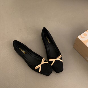 2024新款高级金属扣通勤单鞋绒面方头浅口百搭时尚平底女鞋软底