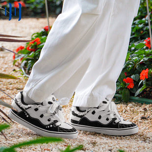 黑白小香风BAKE男女国潮滑板鞋 顽刻官方面包鞋 蛇年生肖款