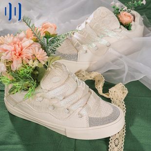 白色小香风翻毛皮拼接BAKE男女滑板鞋 顽刻官方面包鞋 新款