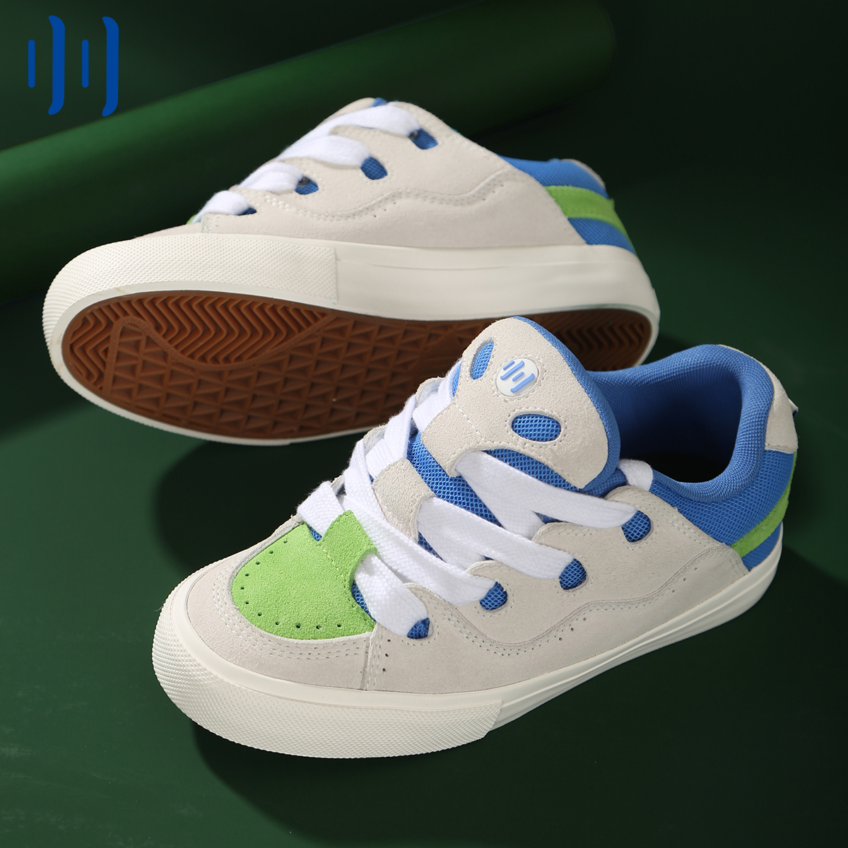 顽刻白蓝绿撞色拼接滑板鞋