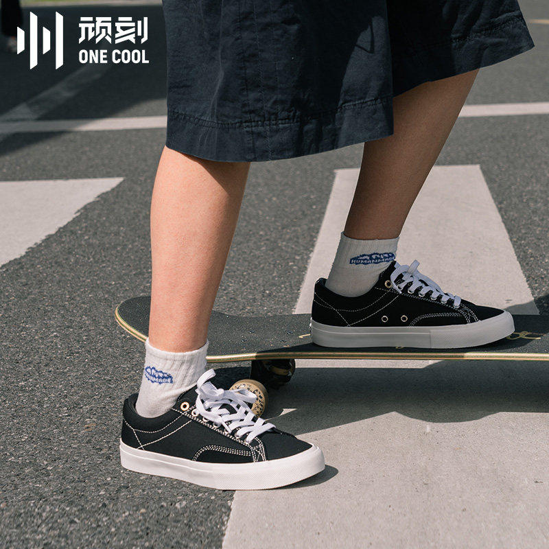 顽刻官方黑武士帆布拼接低帮翻毛皮街头情侣系带平跟运动滑板鞋