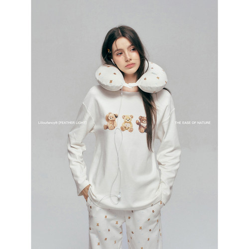 小熊印花圆领宽松长袖T恤
