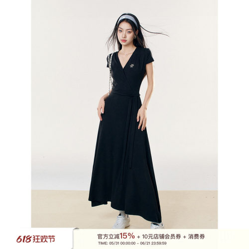 孔雪儿同款Liilou「柔软天丝 」长款系带收腰A字短袖v领连衣裙夏