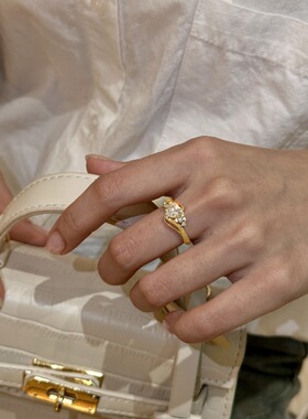 新款轻奢古法拉丝爱心点钻戒指小