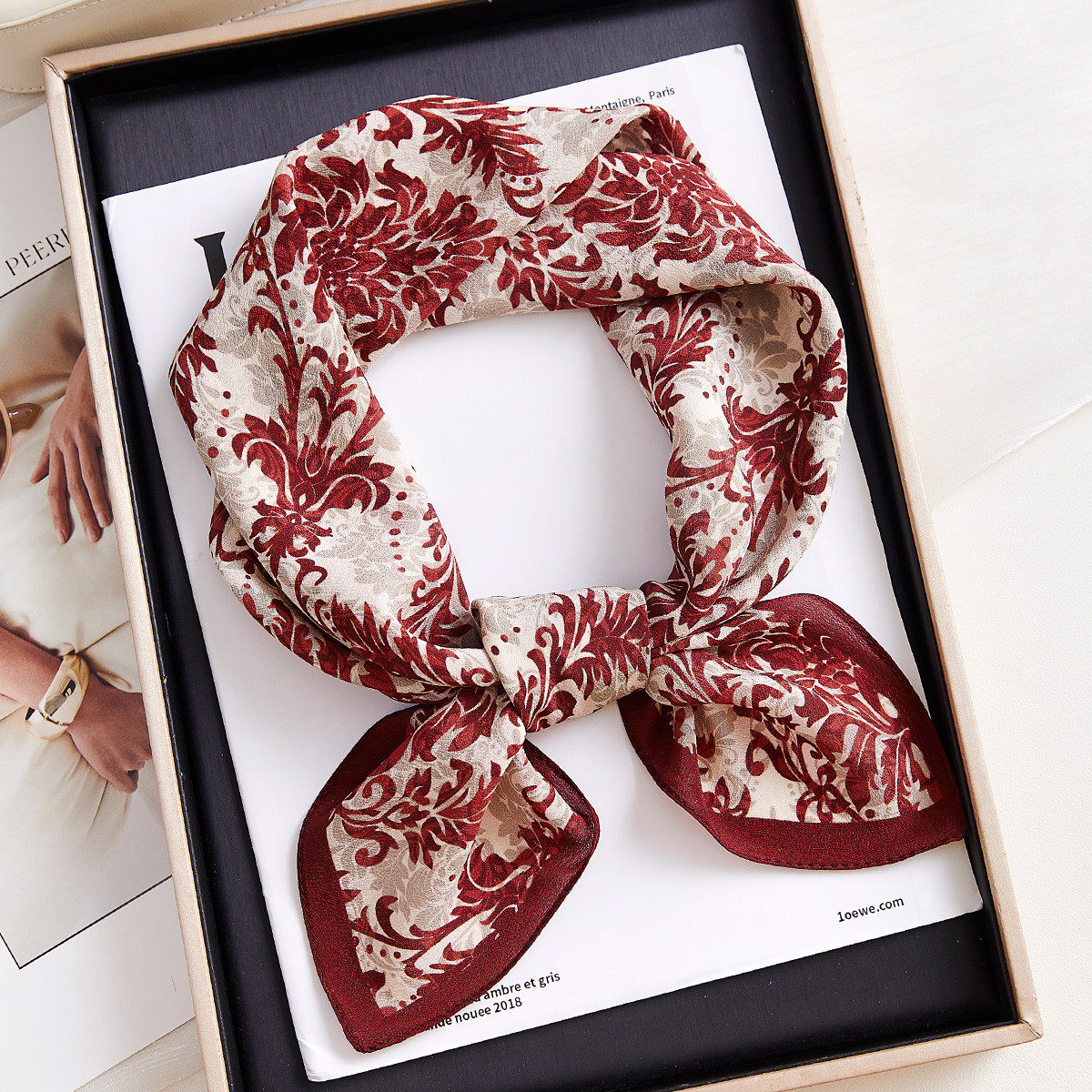 100%桑蚕丝真丝丝巾女士高档气质配饰送礼百搭洋气方巾礼袋装,服饰配件/皮带/帽子/围巾,围巾/丝巾/披肩,淘宝优惠券,粉丝福利购,淘宝优惠卷