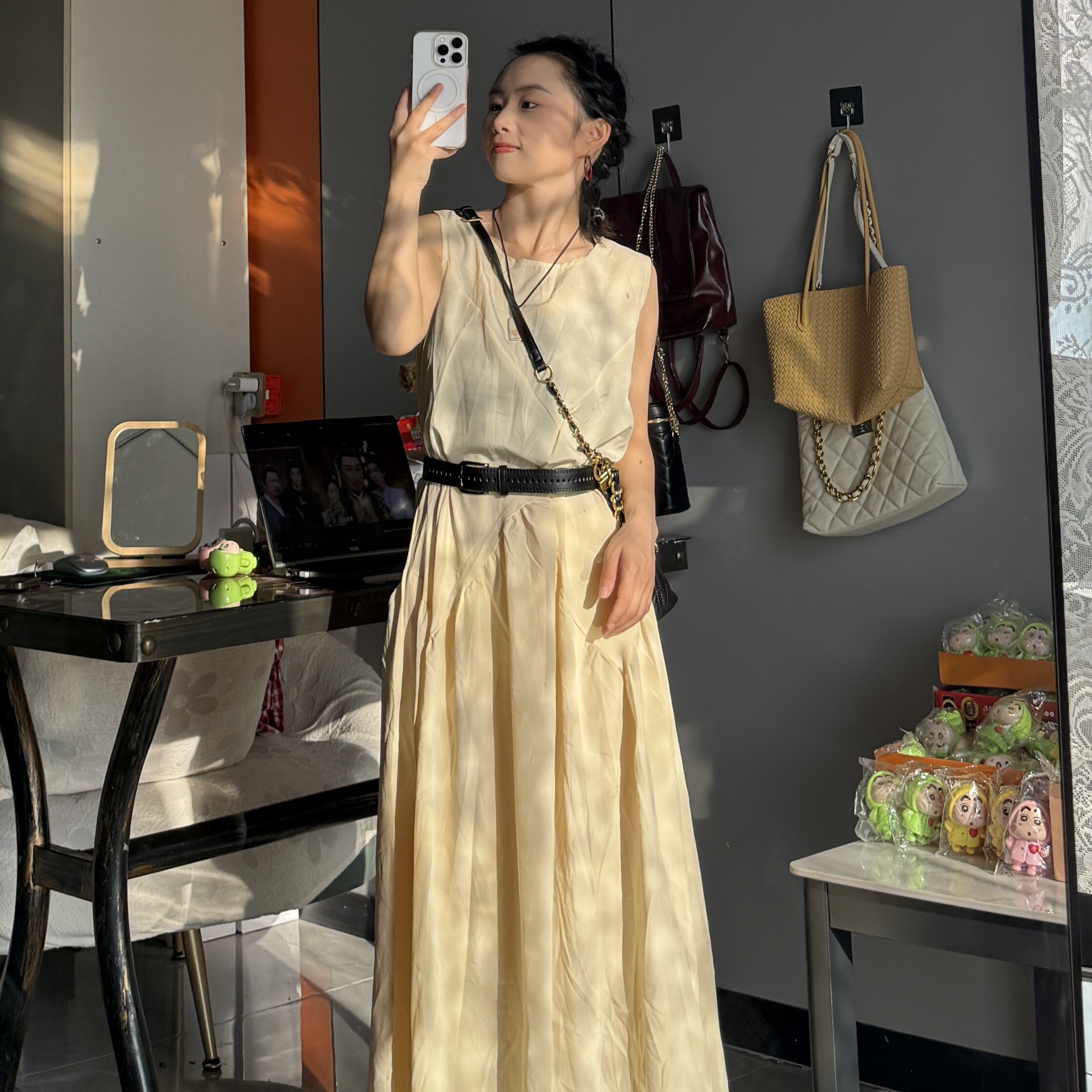 145小矮子宽松慵懒背心连衣裙淡黄色女显高显白多巴胺甜美减龄a字