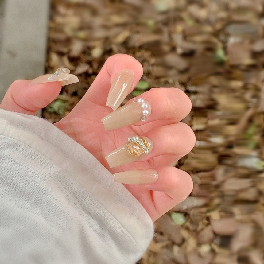 girlplus『啵啵奶茶』网红指甲款式手工美甲贴片高级钻饰穿戴甲