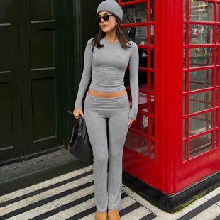 短款紧身上衣紧身长裤套装 Short bodice tight-fitting pantsuit