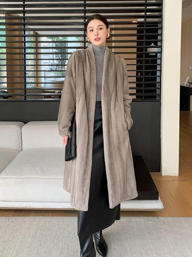 2025 The new Import velvet V-collar young fashion Mink skin overcoat female Whole mink have more cash than can be accounted for mink leather and fur loose coat