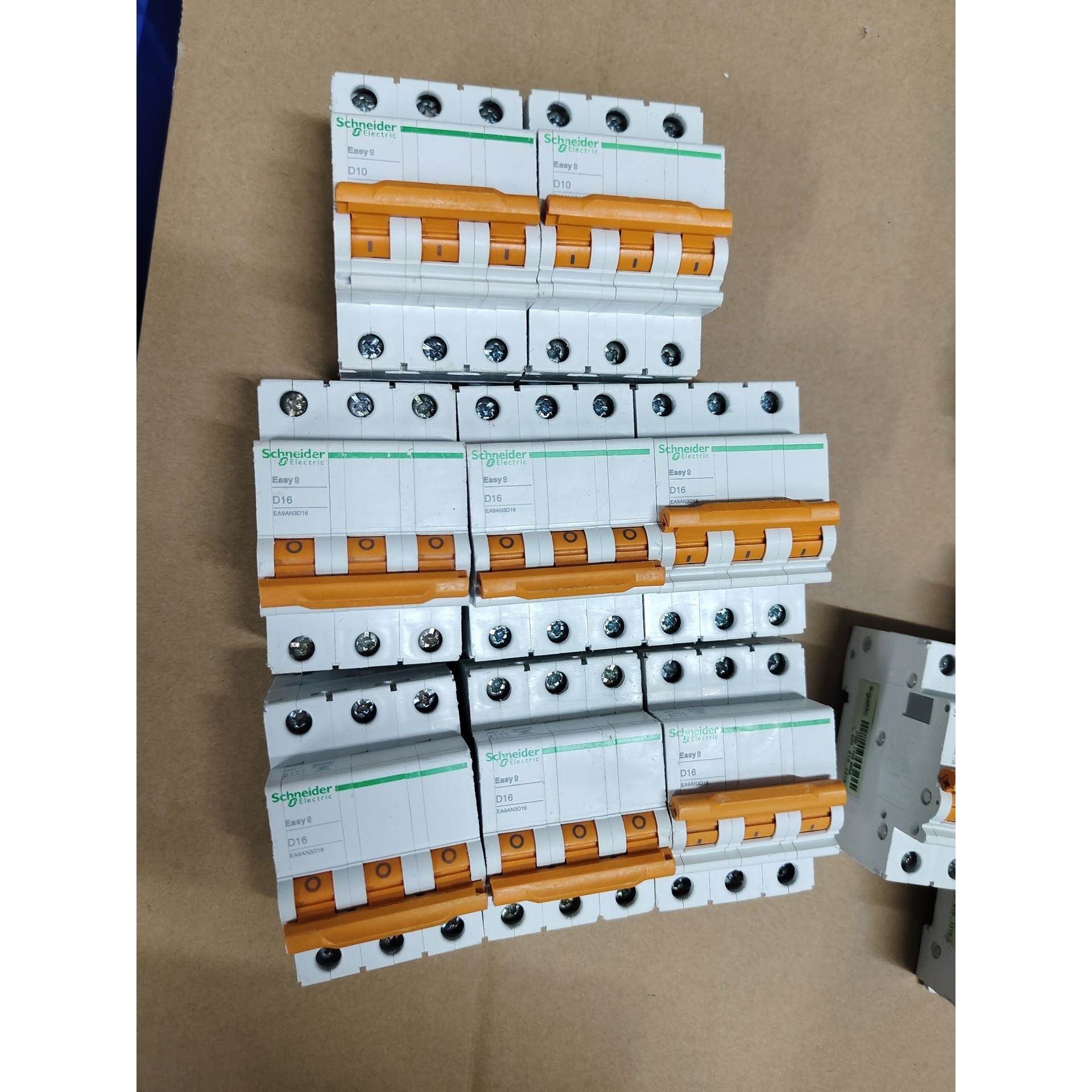 议价施耐德空气开关Easy9 3p断路器 家用 拆机二手，全部亲