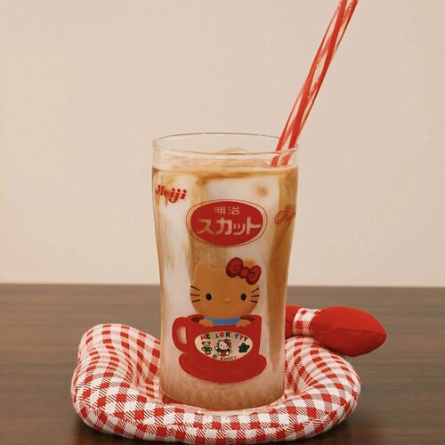日本明治牛奶可爱杯子里的黑皮KT玻璃咖啡杯高颜值牛奶杯