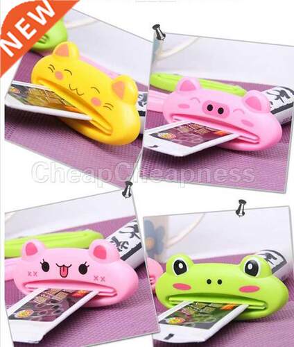 1PCS Creative Cartoon Cute Animal Multifunction Plastic Toot