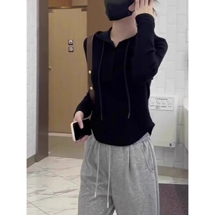 2026新款秋冬季黑色长袖t恤连帽卫衣早秋打底衫女装修身短款上衣