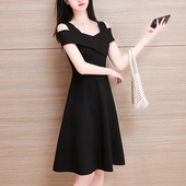 大码 一字露肩收腰连衣裙女夏季 2026新款 胖mm显瘦赫本风气质小黑裙