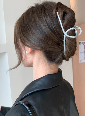 高级感超大号哑光银灰色抓夹女发量多新款高端发夹盘发气质鲨鱼夹