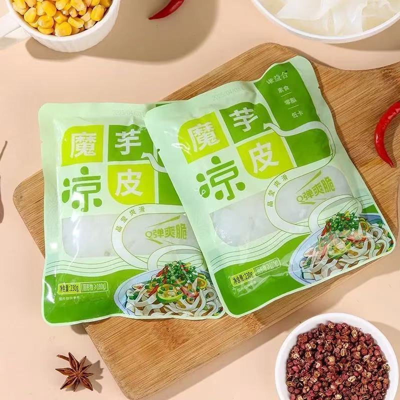 0脂魔芋凉皮厂家直发低卡凉拌代餐即食宿舍主食免煮食品方便面速