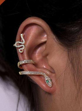 Artilady 2pcs set clip on earrings ear cuffs for women gold