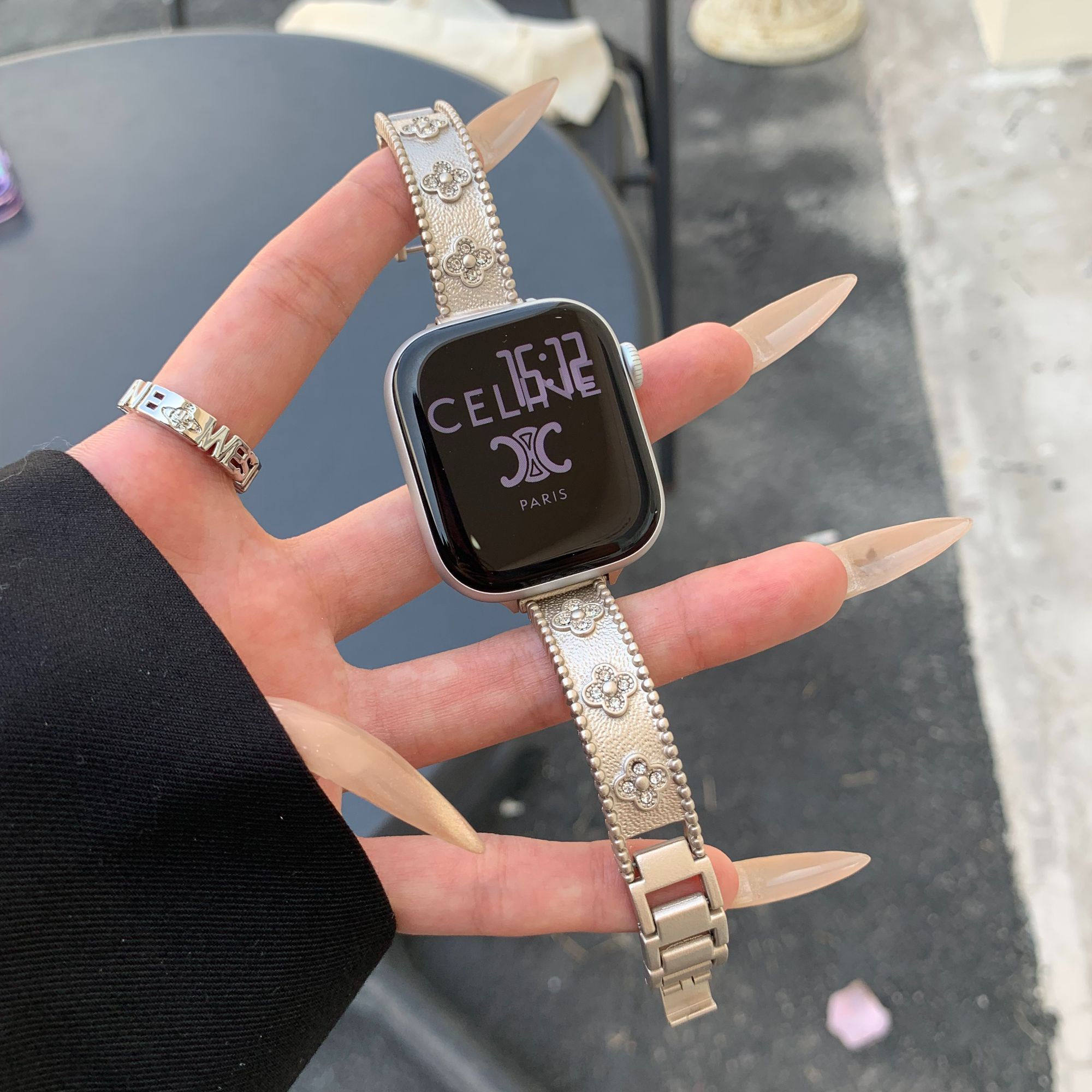 四叶草细钻手镯款设计适用苹果手表表带iwatch10/s9876se小米9pro