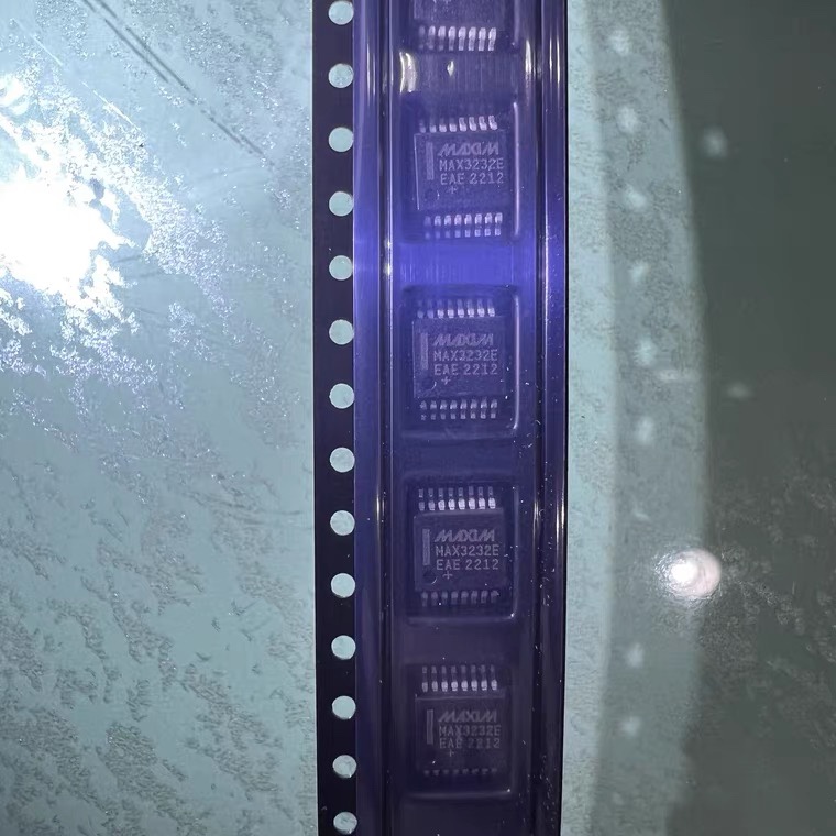 全新原装 MAX3232EEAE+T 贴片SSOP-16 RS232 收发器IC 芯片现货