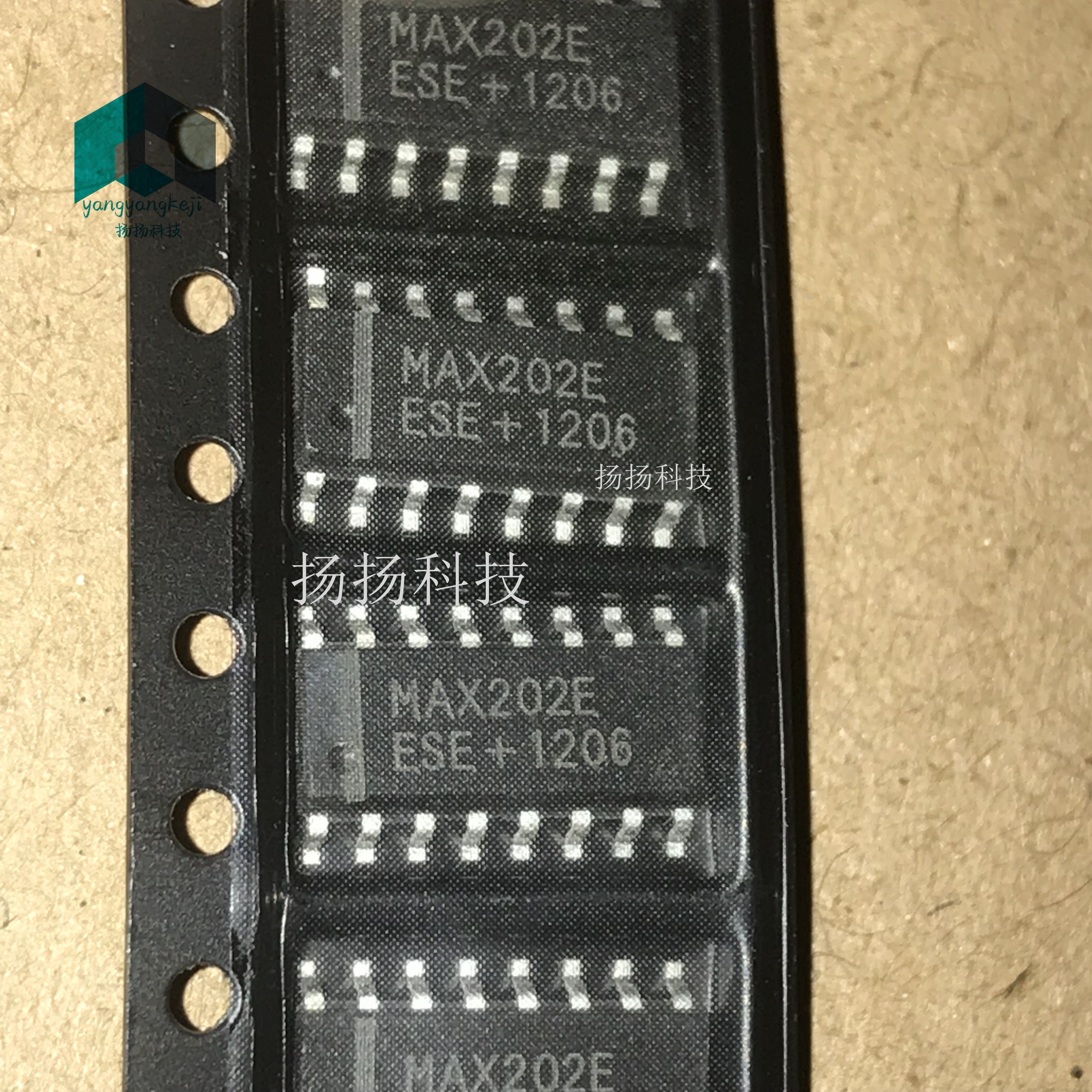全新 MAX202EESE MAX202E 工业级 贴片SOP16 现货特价可直拍