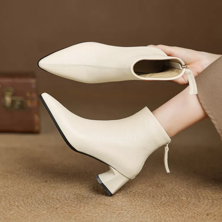 Autumn and winter new women's boots: off-white soft lambskin chunky heel single boots, fashionable versatile pointed toe fleece-lined Martin boots, mid-heel