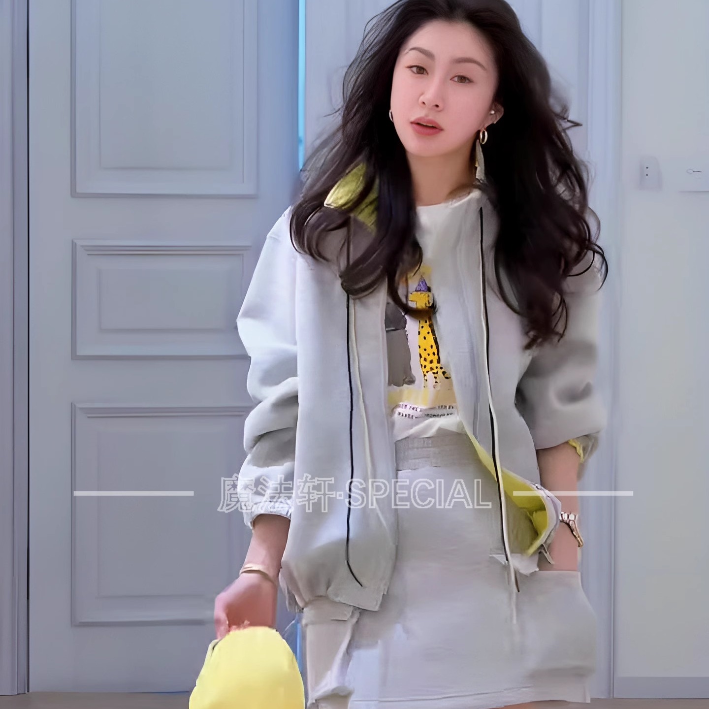 休闲套装两件套女2025早春新款立领抽绳长袖短款外套+半身裙短裙q