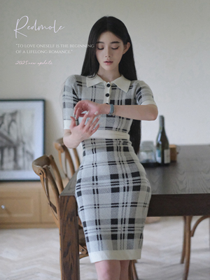 Redmole【雾城格语】羊毛舒服绒｜原创格纹提花｜软糯针织连衣裙