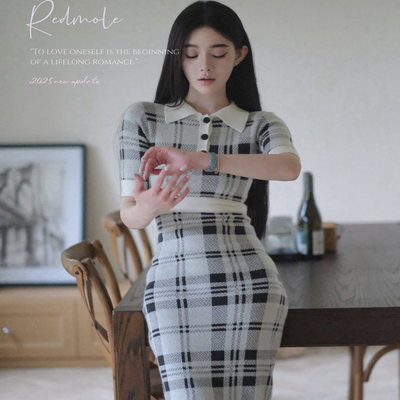Redmole【雾城格语】羊毛舒服绒｜原创格纹提花｜软糯针织连衣裙