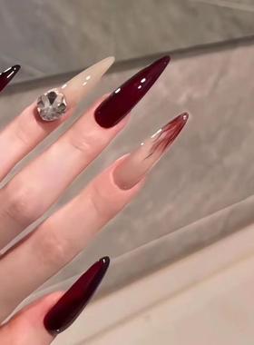 红色系穿戴甲高级感手工美甲2024新年款秋冬中长款指甲贴片穿戴式