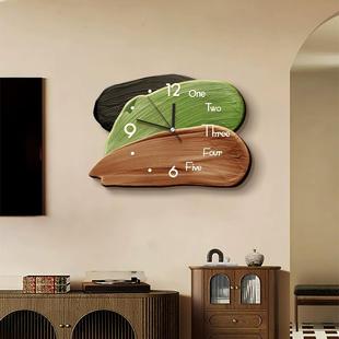 中古风客厅电视背景墙钟表装饰画高级感餐厅时钟挂墙法式挂钟家用