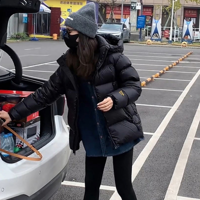 黑色羽绒外套女2025冬新款小个子宽松时尚黑色白鸭绒面包服短款外
