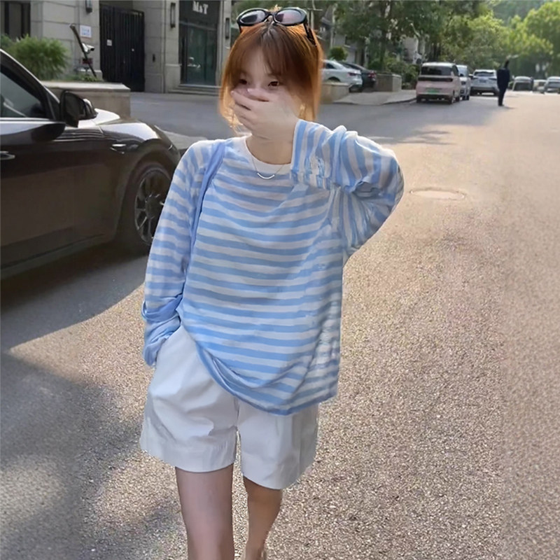 蓝色条纹防晒罩衫女夏薄款韩版气质凉感冰丝长袖T恤宽松外搭0531r