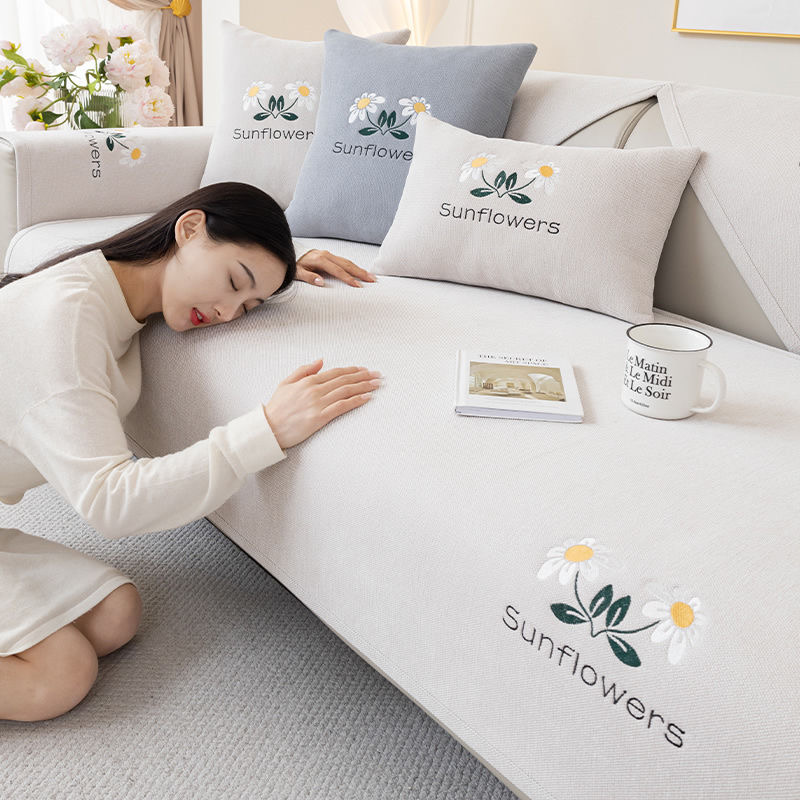 轻奢高级感绣花雪尼尔沙发垫