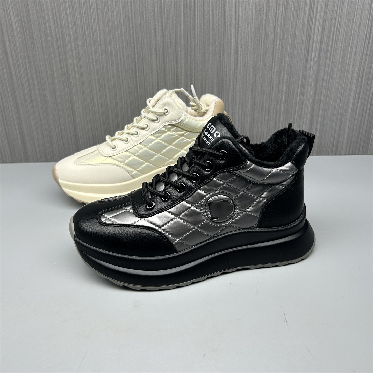 撤柜断码处理冬季加棉运动鞋女百搭舒适轻便高帮保暖户外雪地靴女