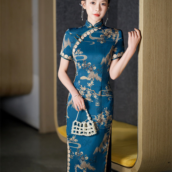 2026年春夏季新款印花复古长旗袍蓝色山水画墨改良日常旗袍连衣裙
