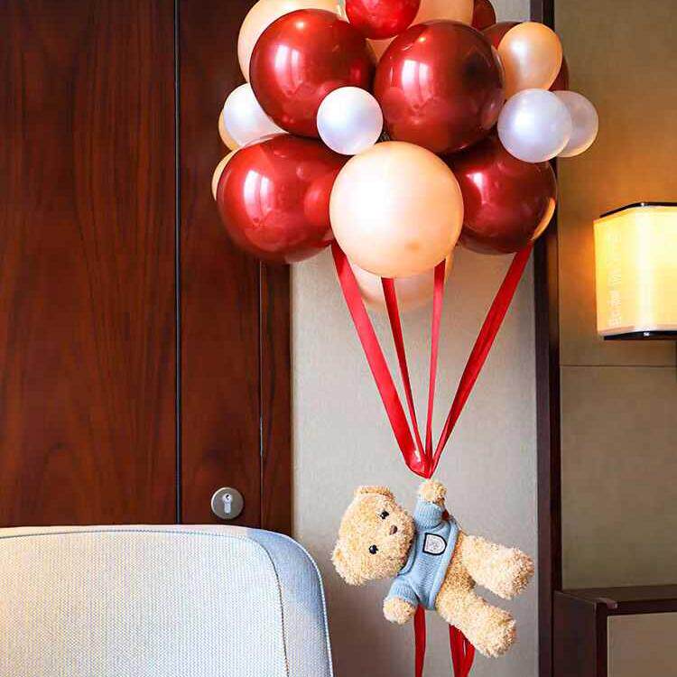 结婚婚房布置飘空小熊气球装饰女方卧室客厅新房婚礼高级感气球
