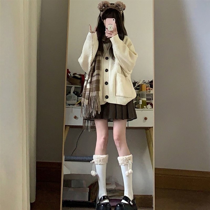 学院风针织外套秋冬小个子单排扣宽松慵懒毛衣开衫百褶裙两件式套
