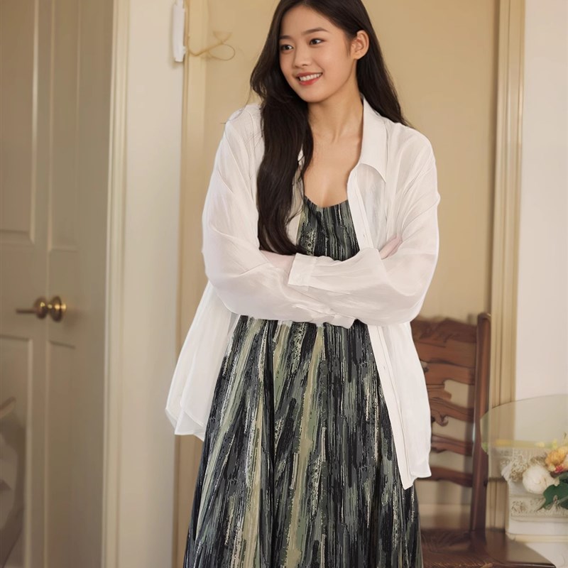 大码胖mm设计感套装240斤女装巨显瘦吊带裙梨型身材两件套连衣裙