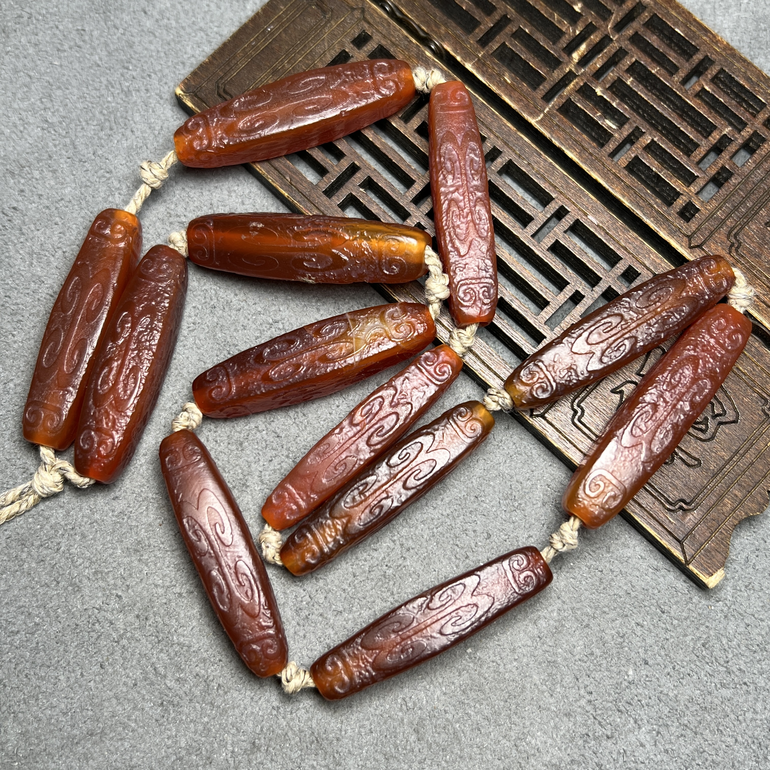 玛瑙配饰祥云纹老玛瑙四棱管珠扁勒子桶珠吊坠西玛红管珠项链配珠