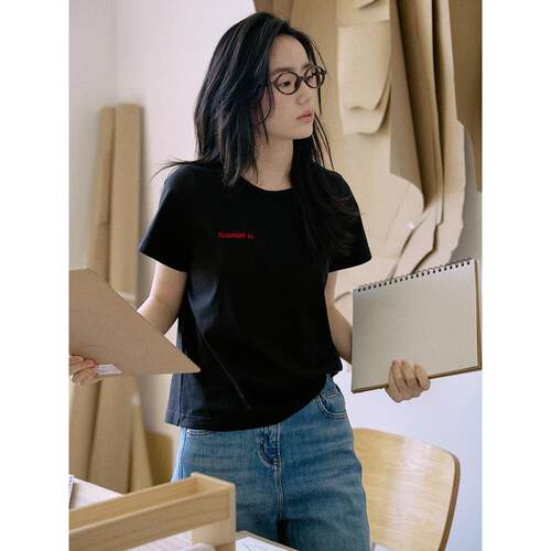 “Trouvaille法式凉感刺绣T恤女