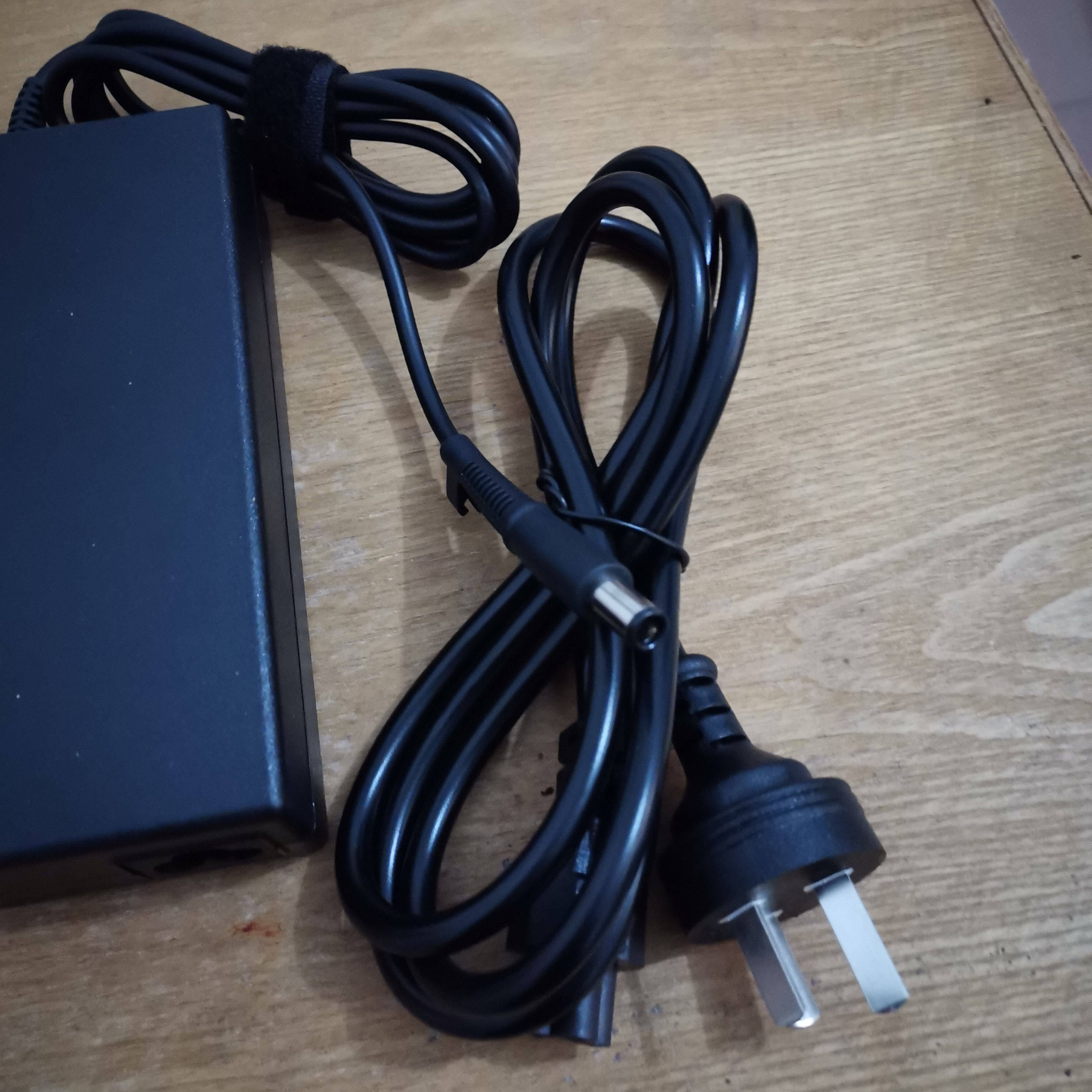 机械革命120W笔记本电源适配器超薄神舟华硕19V 6.32A电脑充电器