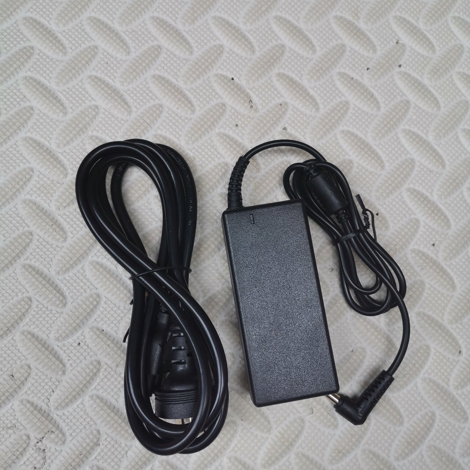 华硕X43B X401U X501A/U X550 X502CA X54C笔记本充电源适配器X70