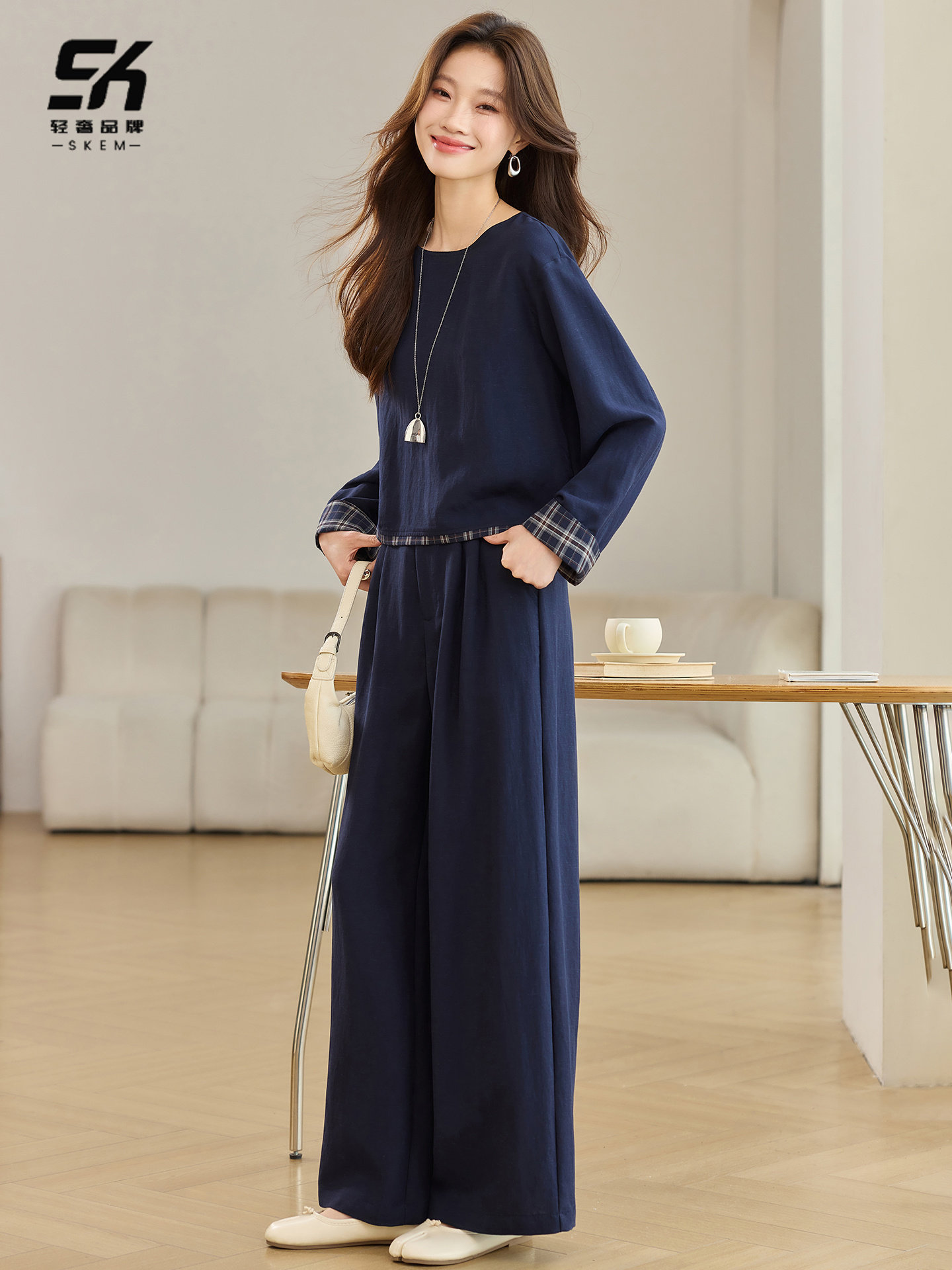 长袖T恤休闲套装女士2025秋季新款格纹拼接时尚百搭阔腿裤两件套,女装/女士精品,休闲运动套装,淘宝优惠券,粉丝福利购,淘宝优惠卷