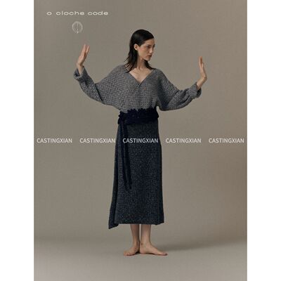 CASTING｜o cloche code 26秋冬 羊毛混纺拼色交叉领礼裙