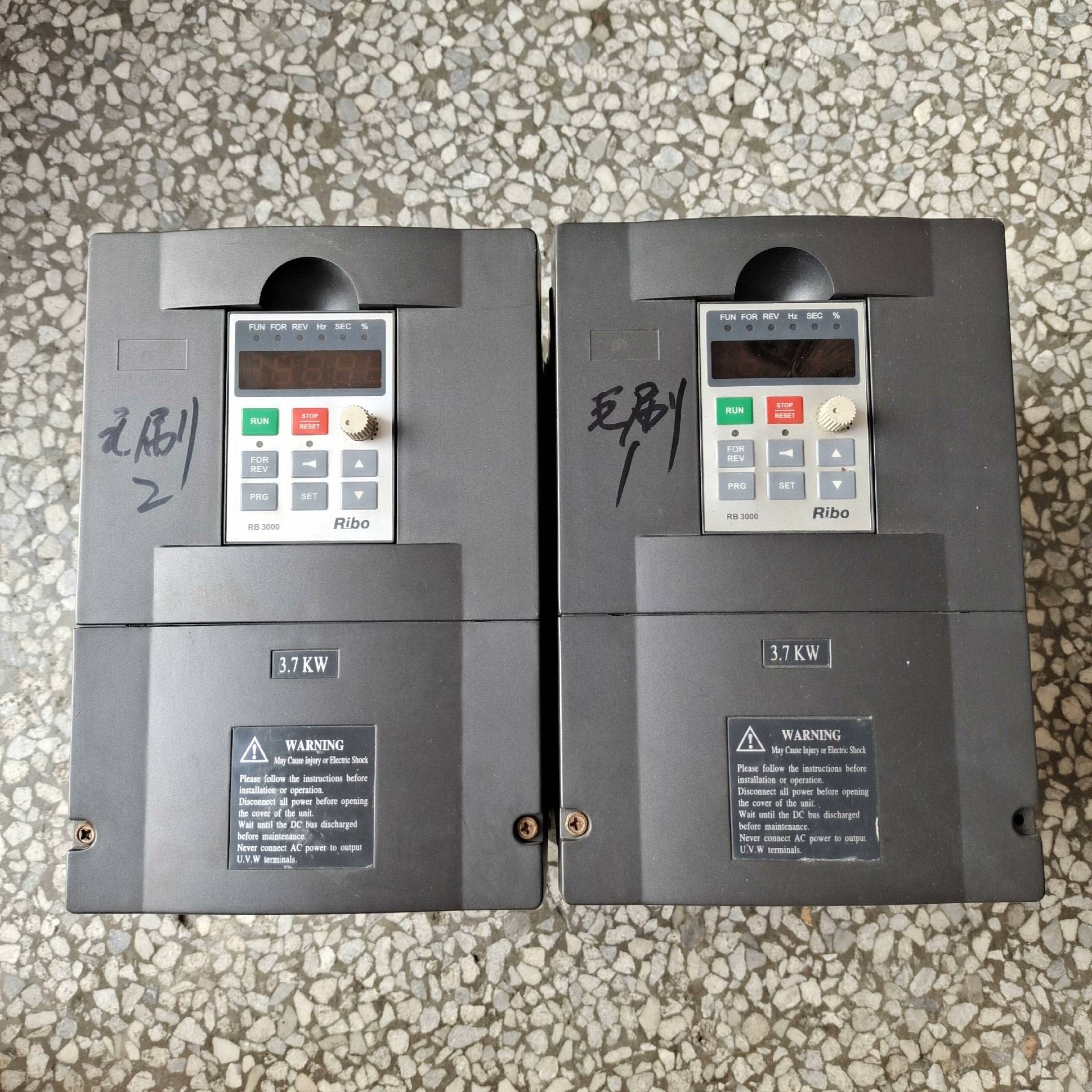 日博变频器RB3000-3R7-GB-3  议价 也可为维修！！