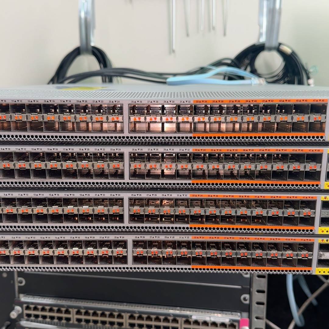 Cisco/思科 N5K-C5672UP N5K-C56议价 也可为维修！！