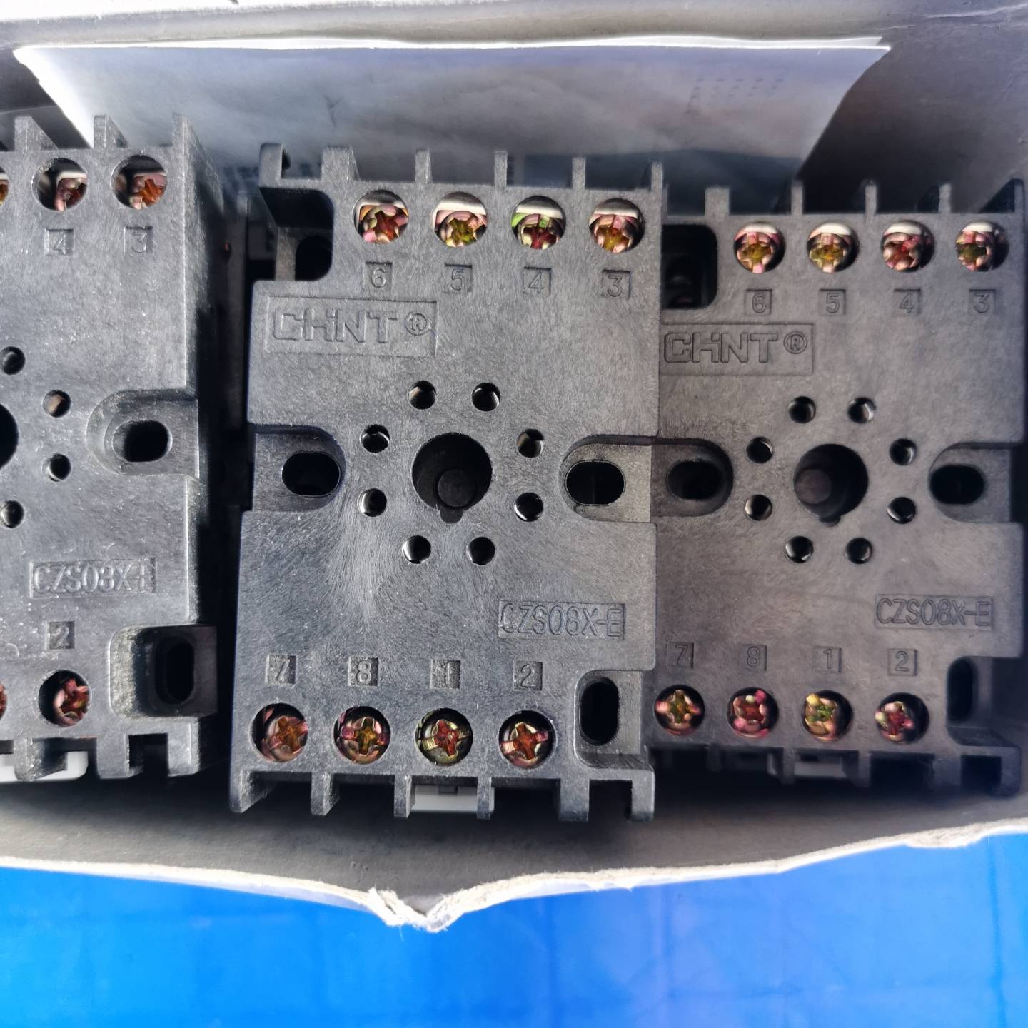 正泰继电器底座  CZS08X-E议价 也可为维修！！