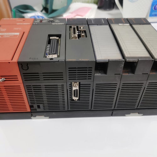A系列PLC一套600包含电源CPU.定位模块输入输议价及维修！