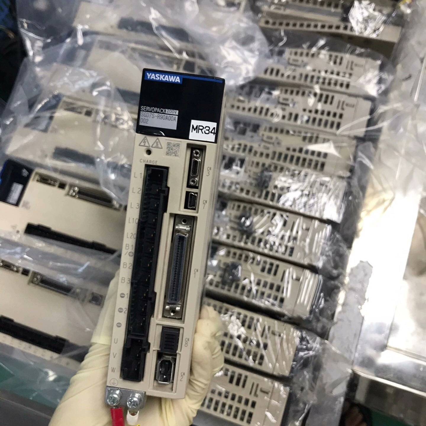 安川7系伺服驱动器100w SG议价 也可为维修！！