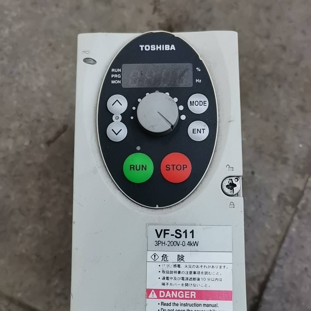 东芝变频器 VFS11-2004PM -AN议价 也可为维修！！